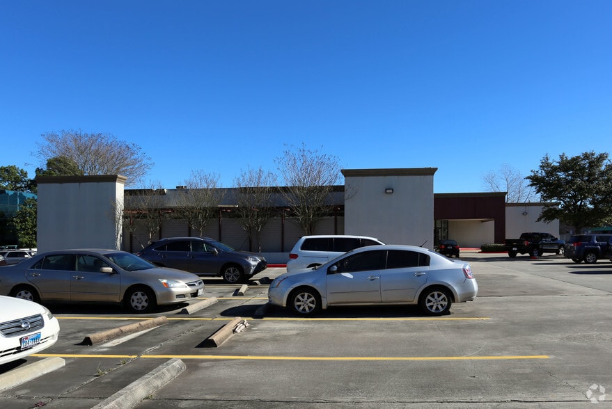 More Photos Of 17222 Red Oak Dr, Houston Medical For Sale