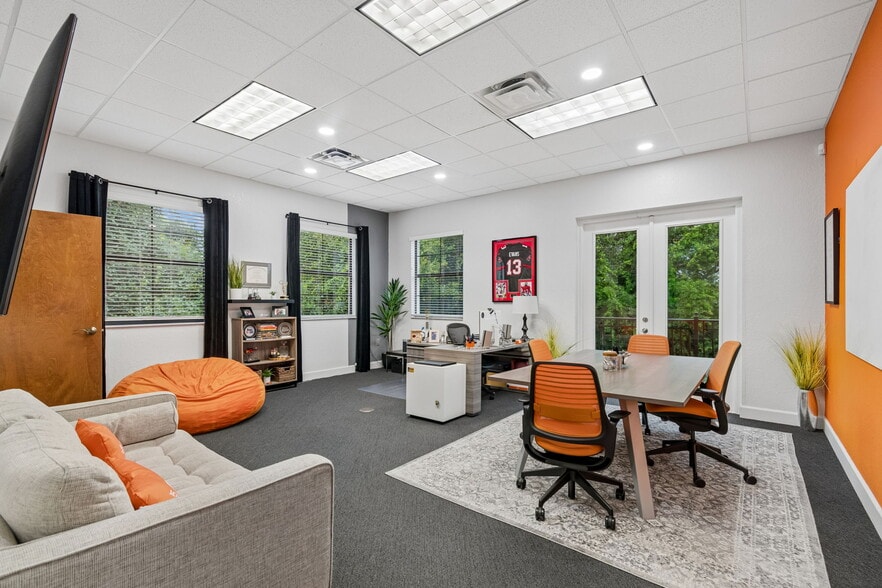 More Photos Of 6730 W Linebaugh Ave, Tampa Office For Sale