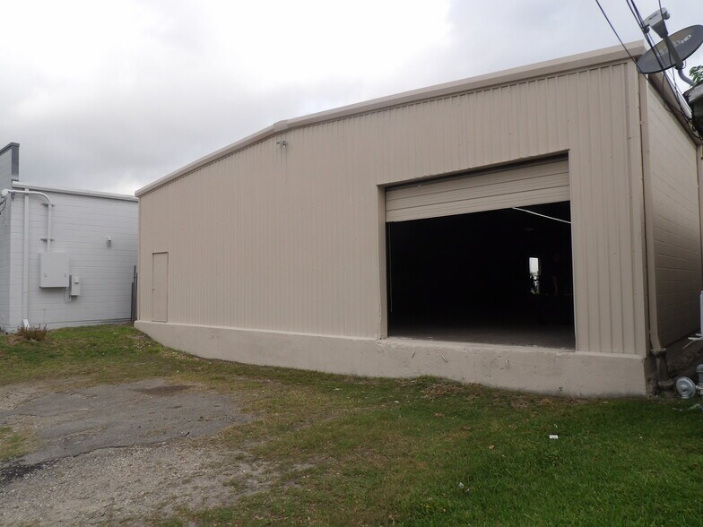 More Photos Of 1812 Wayside Dr, Houston Distribution For Lease