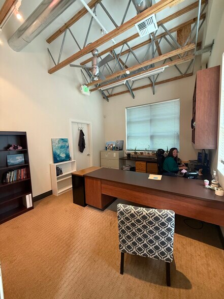 More Photos Of 10315 19th Ave SE, Everett Medical For Sale