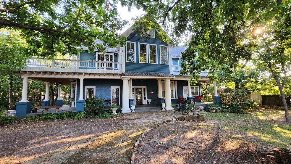 More Photos Of 224 W Chickasaw St, Tahlequah Hospitality For Sale