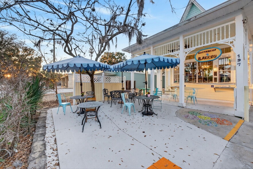 More Photos Of 197 E Church St, Deland Restaurant For Sale