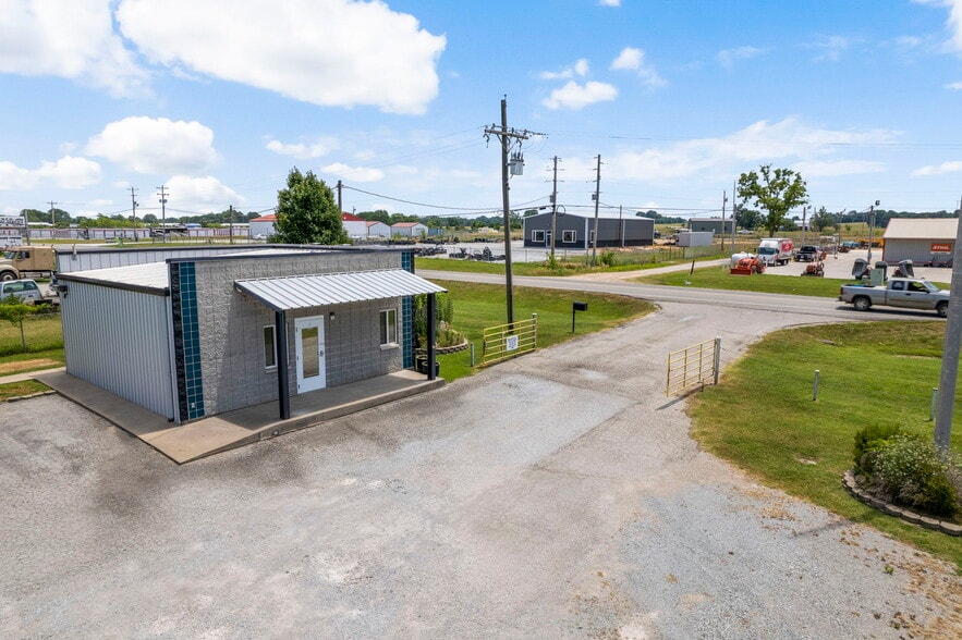 More Photos Of 64050 E 290 Rd, Grove Warehouse For Sale