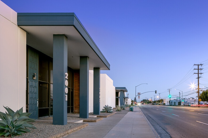 More Photos Of 2001-2009 S Grand Ave, Santa Ana Warehouse For Lease