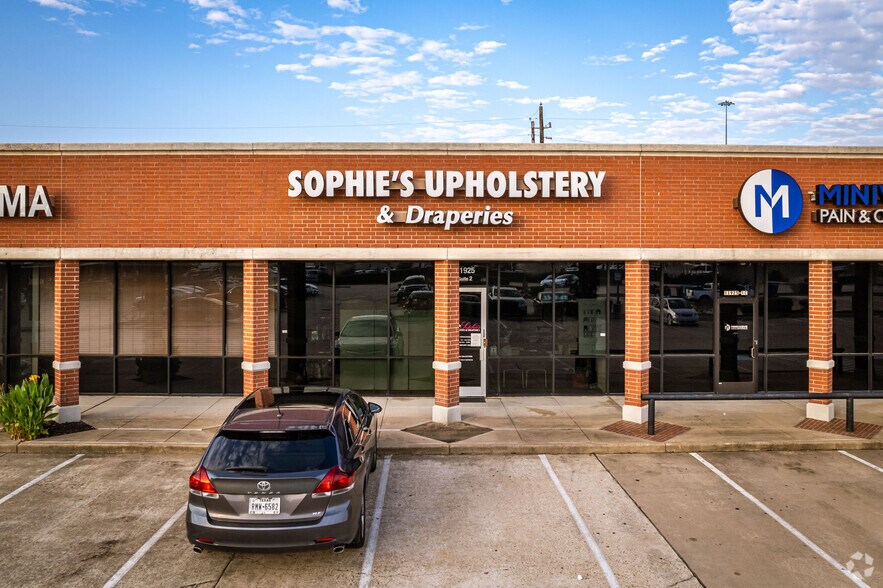 More Photos Of 11925 Southwest Fwy, Stafford Unknown For Lease