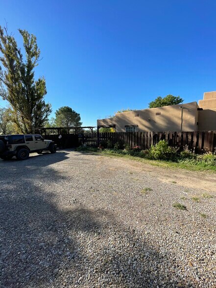 More Photos Of 1804 E College Blvd, Roswell General Retail For Sale