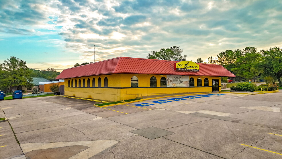 Primary Photo Of 100 Southpoint Loop, Livingston Restaurant For Sale