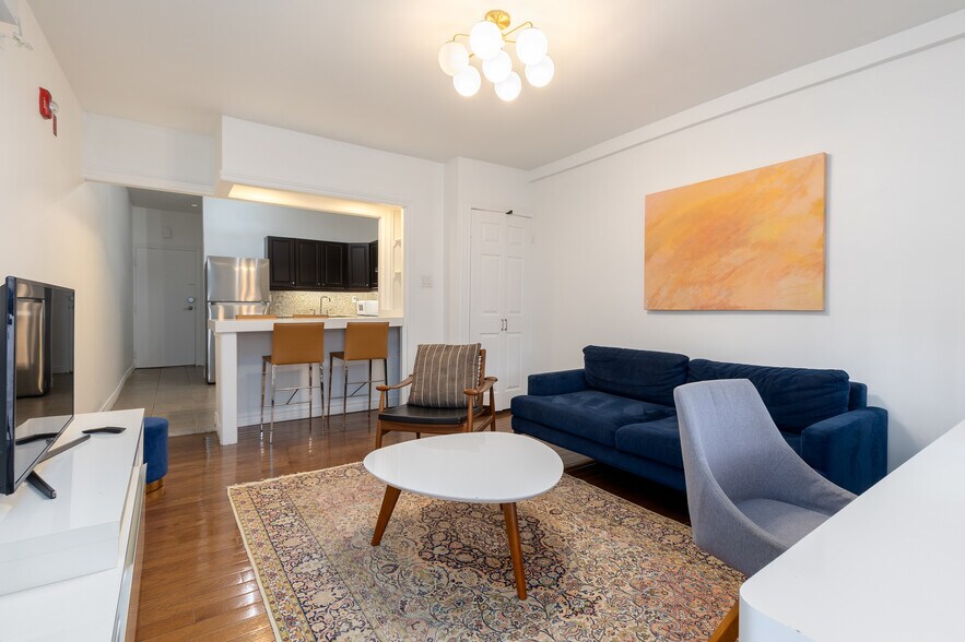 More Photos Of 872 College St, Toronto Storefront Retail Residential For Sale