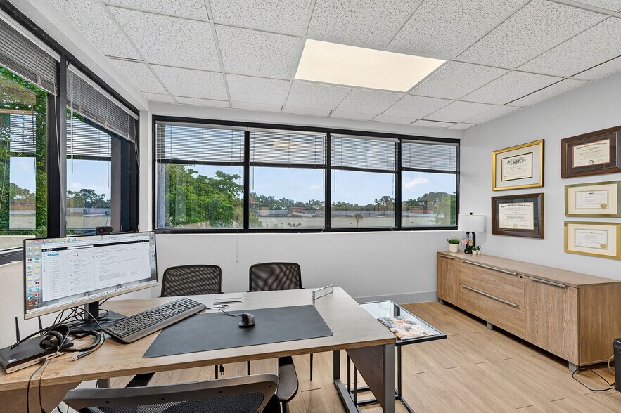 More Photos Of 2950 W Cypress Creek Rd, Fort Lauderdale Office For Lease