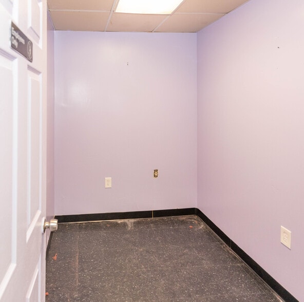 More Photos Of 4905 Liberty Heights Ave, Gwynn Oak Storefront Retail Residential For Sale