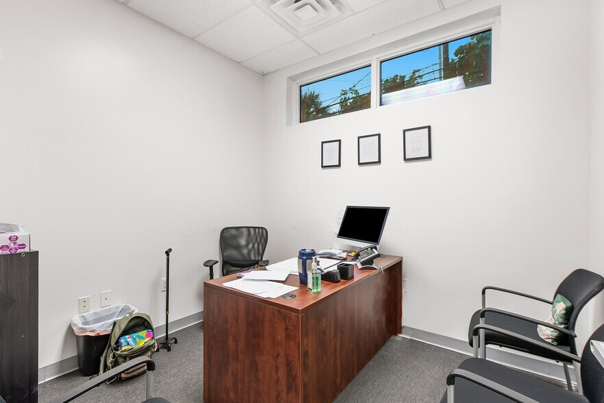 More Photos Of 1100 W Oakland Park Blvd, Wilton Manors Industrial For Lease