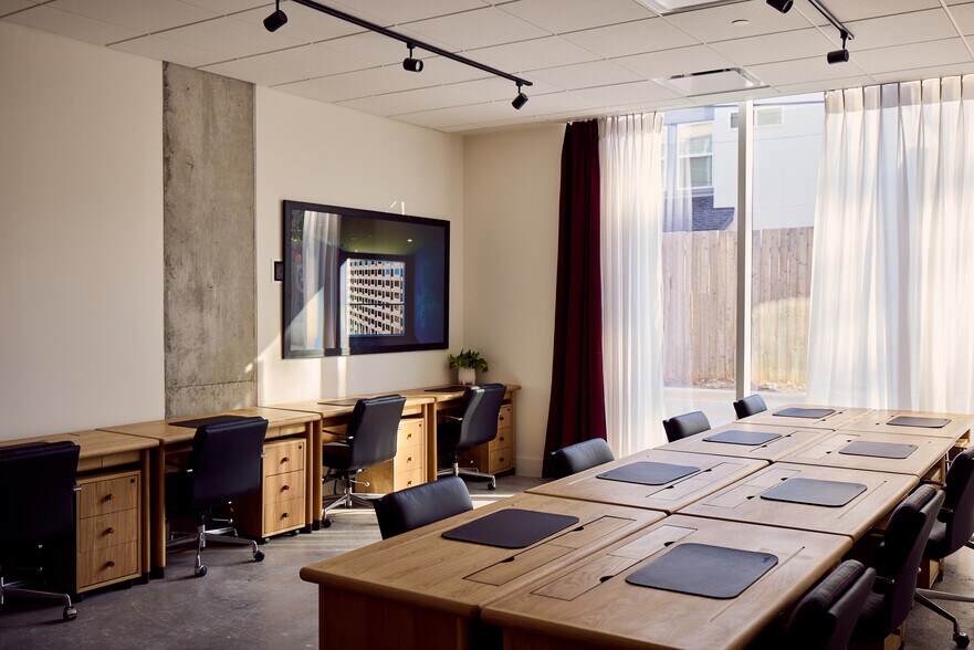 More Photos Of 1515 E Cesar Chavez St, Austin Coworking Space