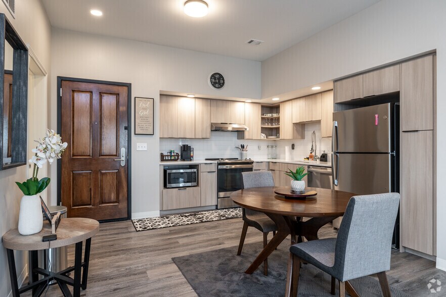 More Photos Of 1901 Vine St, Kansas City Multifamily For Sale