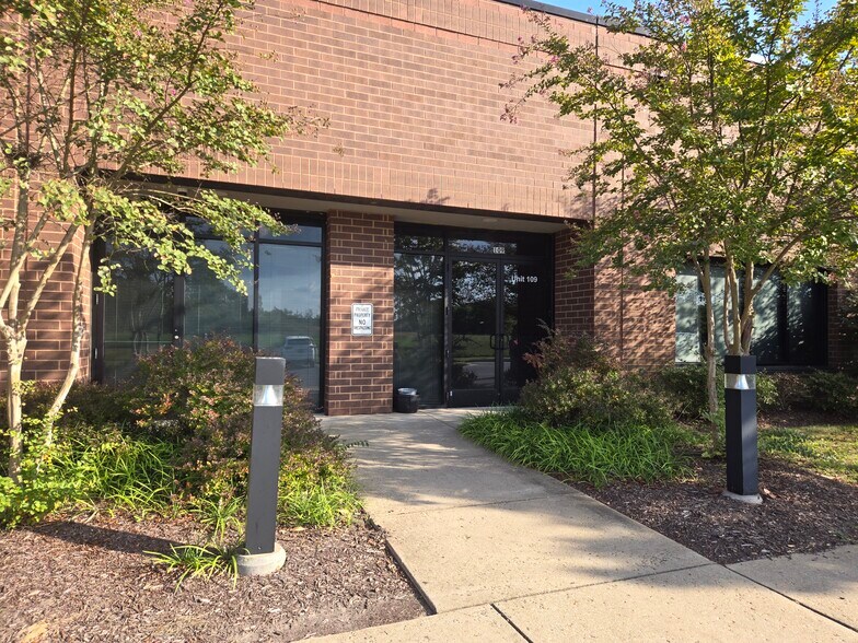 More Photos Of 2960 Technology Pl, Waldorf Research And Development For Lease