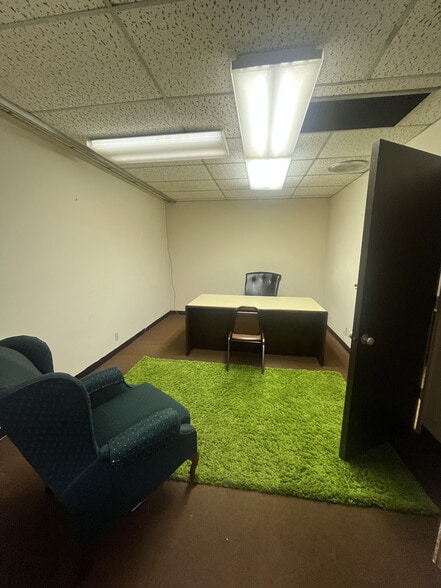 More Photos Of 120-122 S College Ave, Tyler Office For Lease