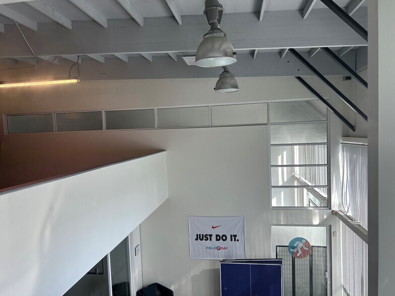 More Photos Of 4052-4058 Del Rey Ave, Marina Del Rey Loft Creative Space For Lease