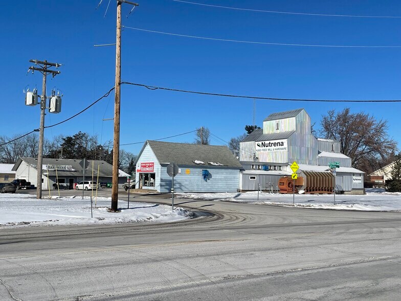 More Photos Of 5582 N 146th St, Hugo Freestanding For Sale