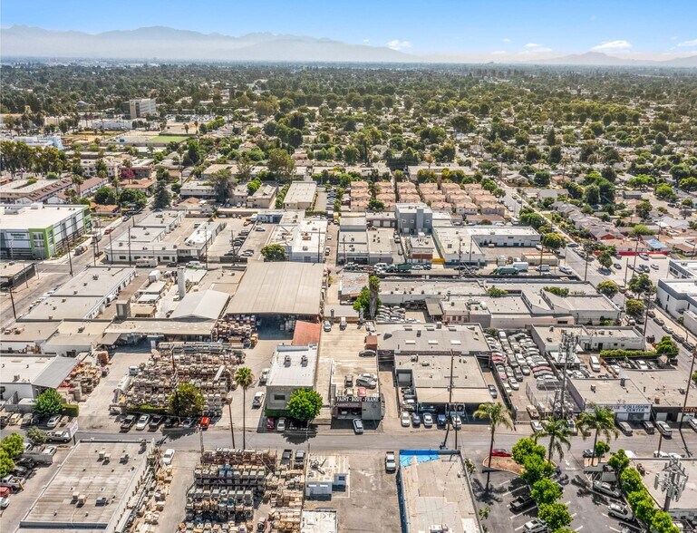 More Photos Of 7028 Canby Ave, Reseda Auto Repair For Sale