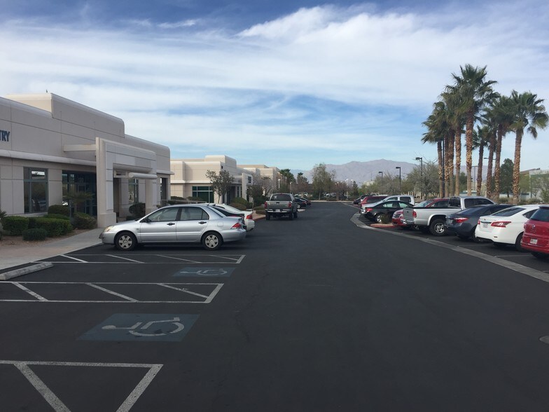 More Photos Of 7381 Prairie Falcon Rd, Las Vegas Medical For Lease