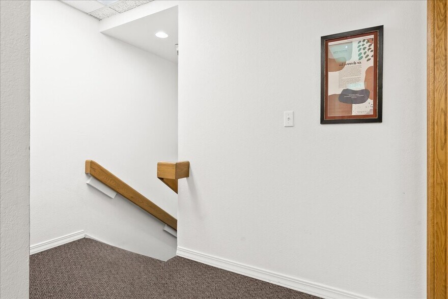 More Photos Of 2052 Prospector Ave, Park City Storefront Retail Office For Lease