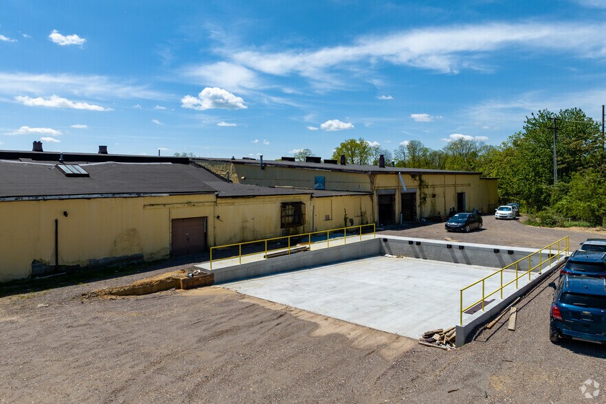 More Photos Of 3 Cass St, Keyport Warehouse For Lease