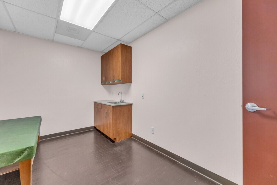 More Photos Of 515 Michigan Blvd, West Sacramento Medical For Sale