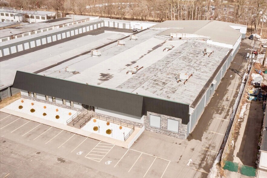 More Photos Of 465 W Commercial St, East Rochester Warehouse For Lease