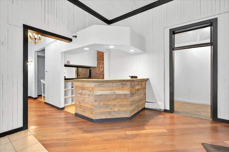More Photos Of 80 W Circular St, Saratoga Springs Storefront For Lease