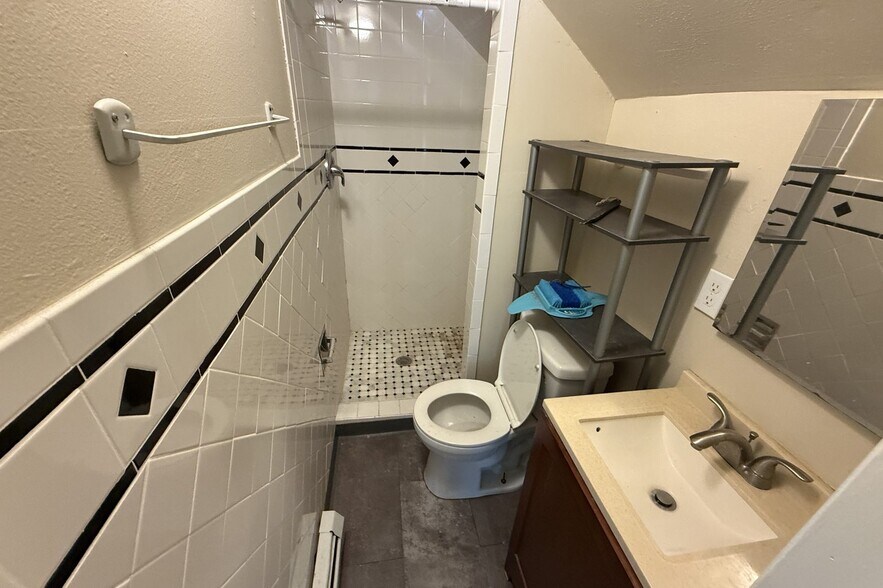 More Photos Of 412 Adams Ave, Endicott Apartments For Sale