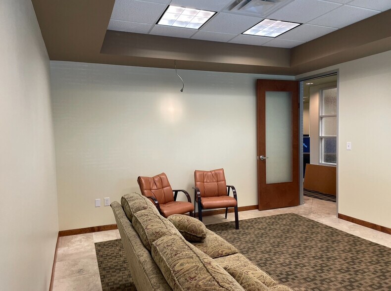 More Photos Of 3821 Juniper Trace, Bee Cave Loft Creative Space For Sale