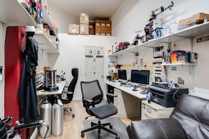More Photos Of 10615-10619 San Fernando Rd, Pacoima Apartments For Lease
