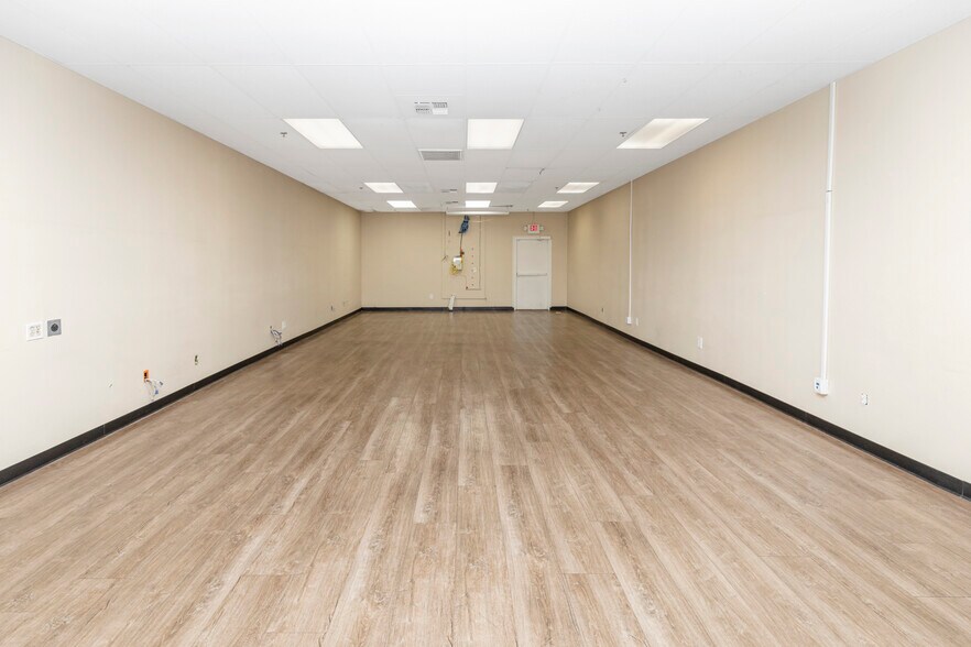More Photos Of 333 W 18th St, Merced Office For Sale