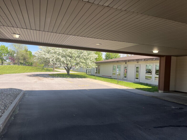 More Photos Of 3870 Jackson St, Oshkosh Specialty For Sale