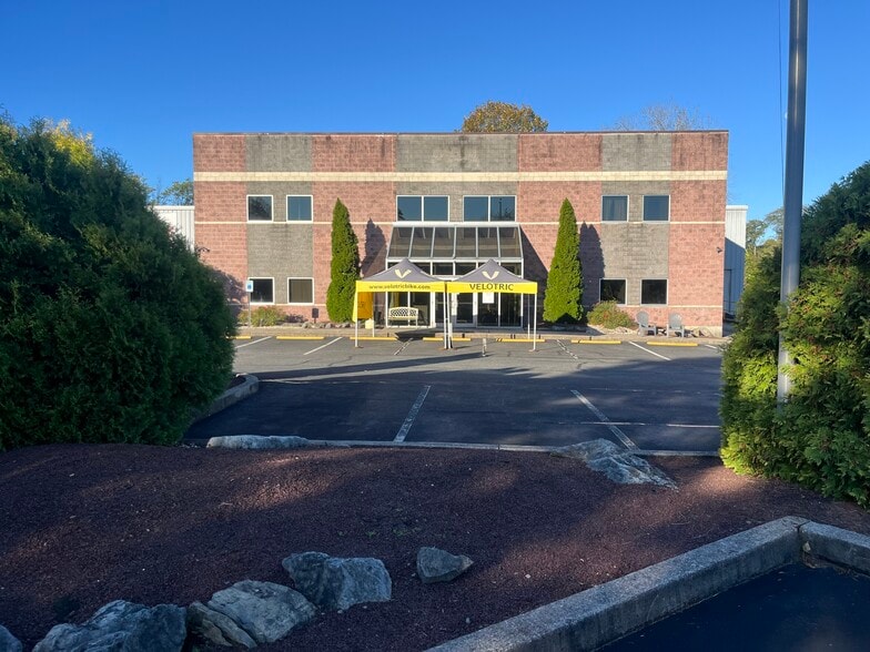 More Photos Of 805 W Canal St, Easton Warehouse For Lease