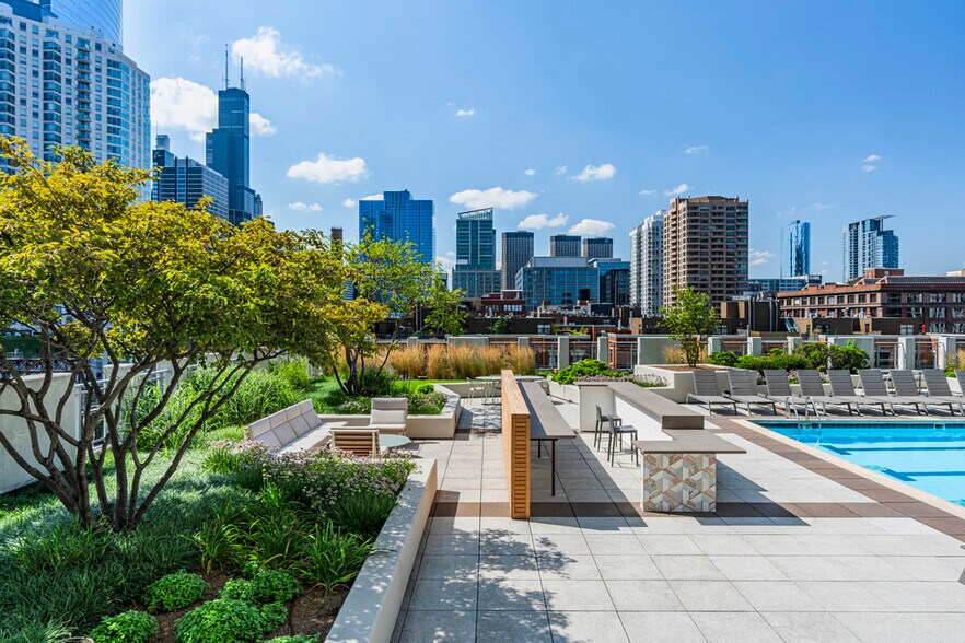 More Photos Of 555 W Kinzie St, Chicago Apartments For Lease