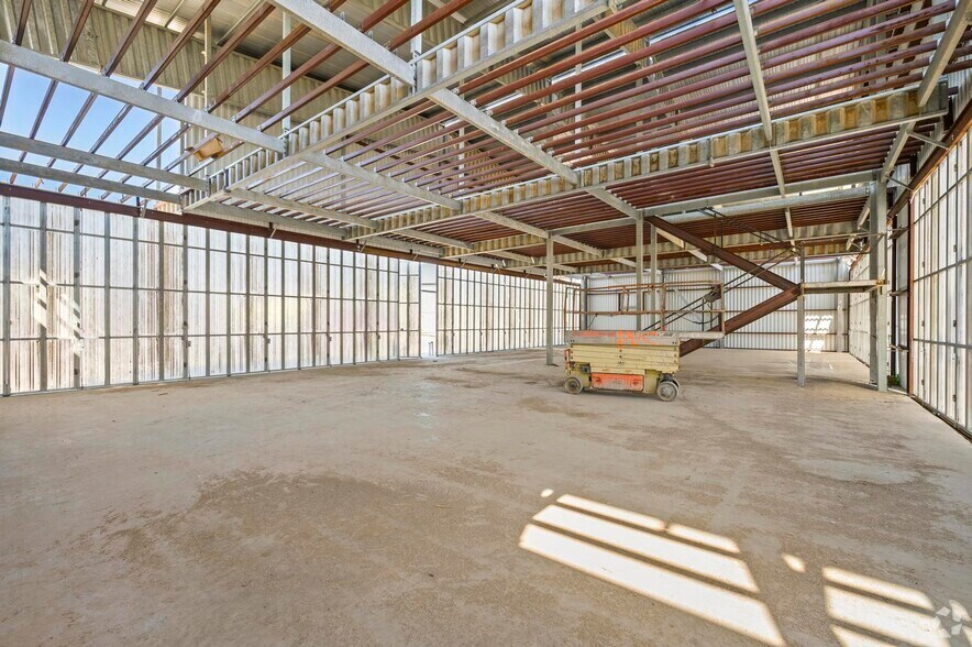 More Photos Of 15850 Salado Airport Rd, Salado Industrial For Sale