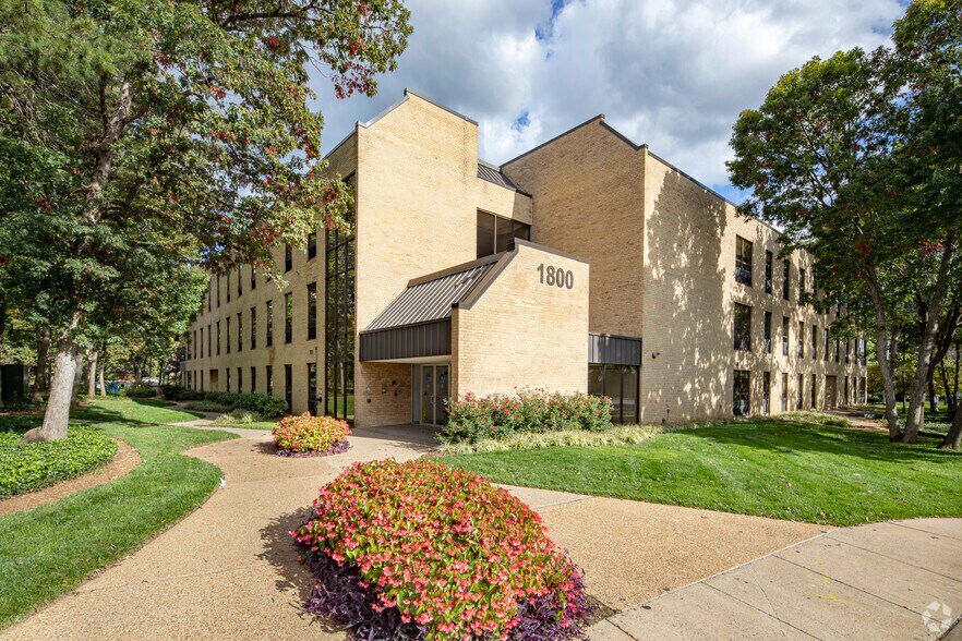 More Photos Of 1900 N Beauregard St, Alexandria Unknown For Sale