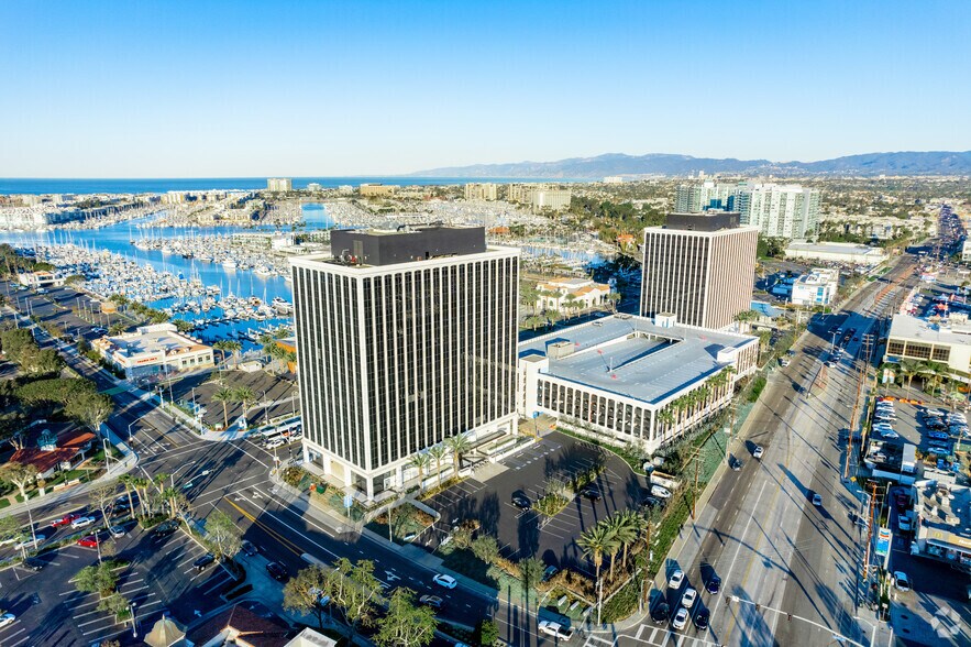 More Photos Of 4676 Admiralty Way, Marina Del Rey Office For Lease