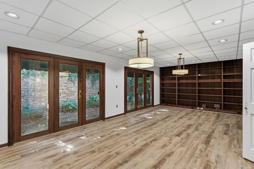 More Photos Of 61 Broad St, Charleston Office Residential For Lease