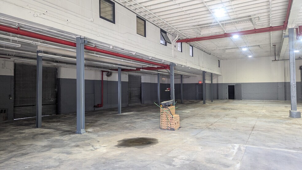 More Photos Of 4739 35th St, Long Island City Warehouse For Lease