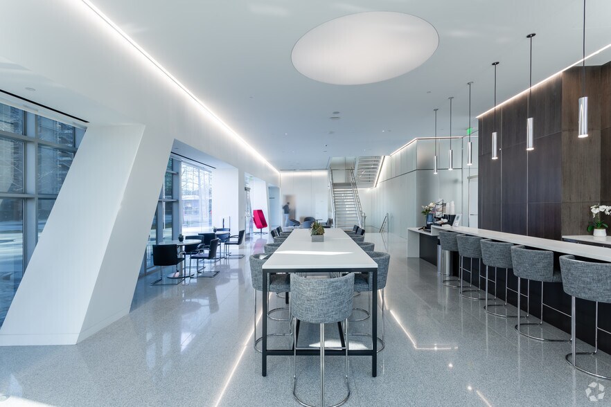 More Photos Of 1445 Ross Ave, Dallas Office For Sale