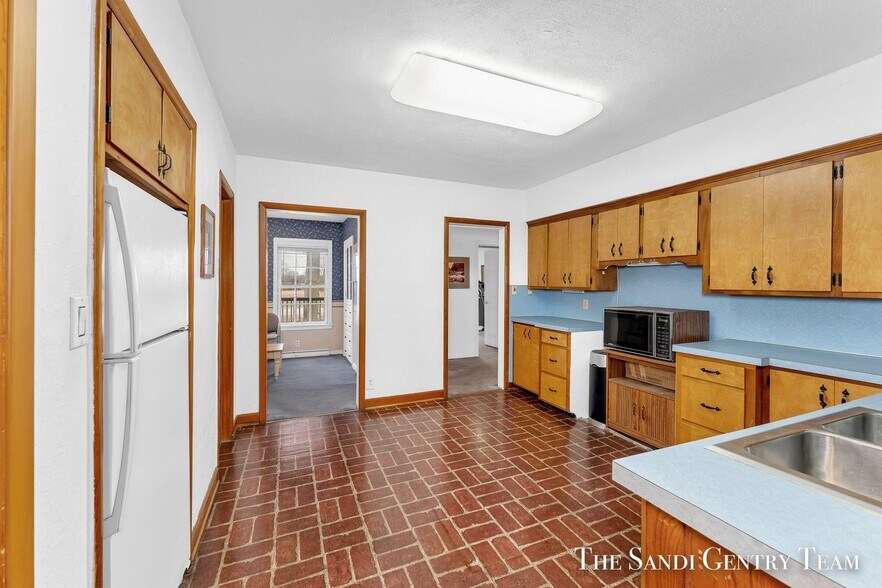 More Photos Of 4631 Harvey St, Norton Shores Medical For Sale