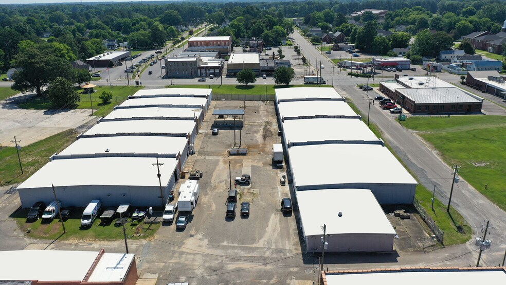 More Photos Of 200 N 13th St, Erwin Unknown For Lease