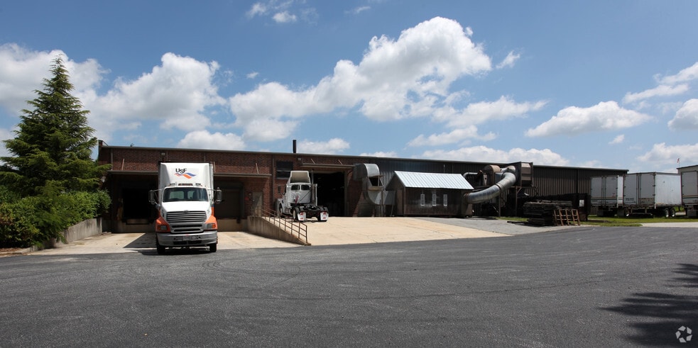 More Photos Of 601 Old Thomasville Rd, High Point Manufacturing For Sale