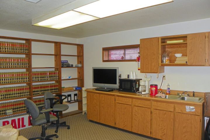 More Photos Of 924 5th St, Eureka Office Residential For Lease