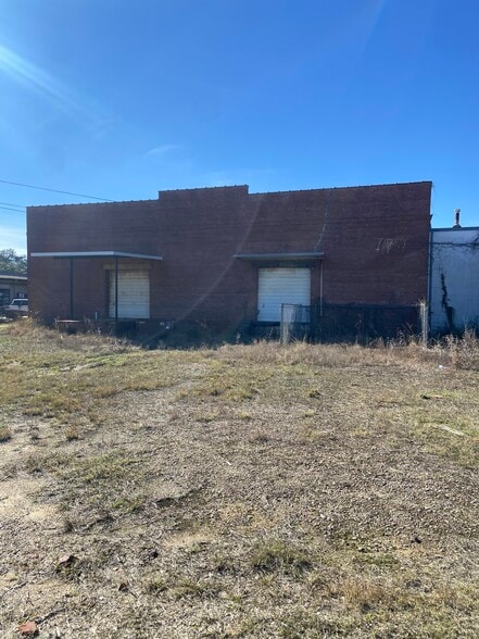 More Photos Of 610 N Washington St, Albany Flex For Sale