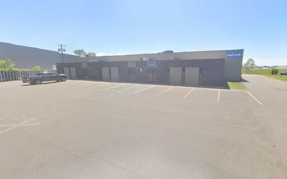 More Photos Of 9115-9123 General Ct, Plymouth Warehouse For Lease