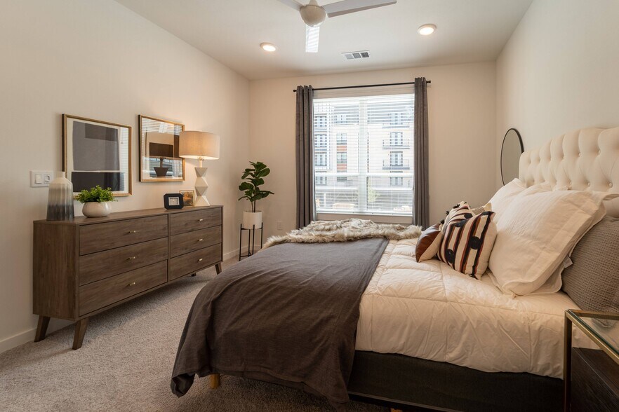 More Photos Of 2832 E Martin Luther King Jr Blvd, Austin Apartments For Lease