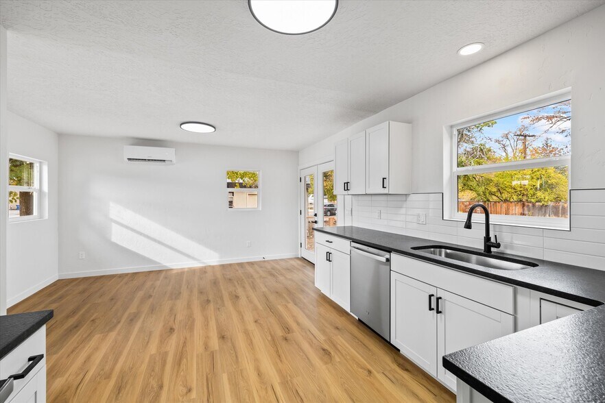 More Photos Of 4518 W Emerald St, Boise Specialty For Sale