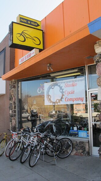 More Photos Of 11748 Ventura Blvd, Studio City General Retail For Sale